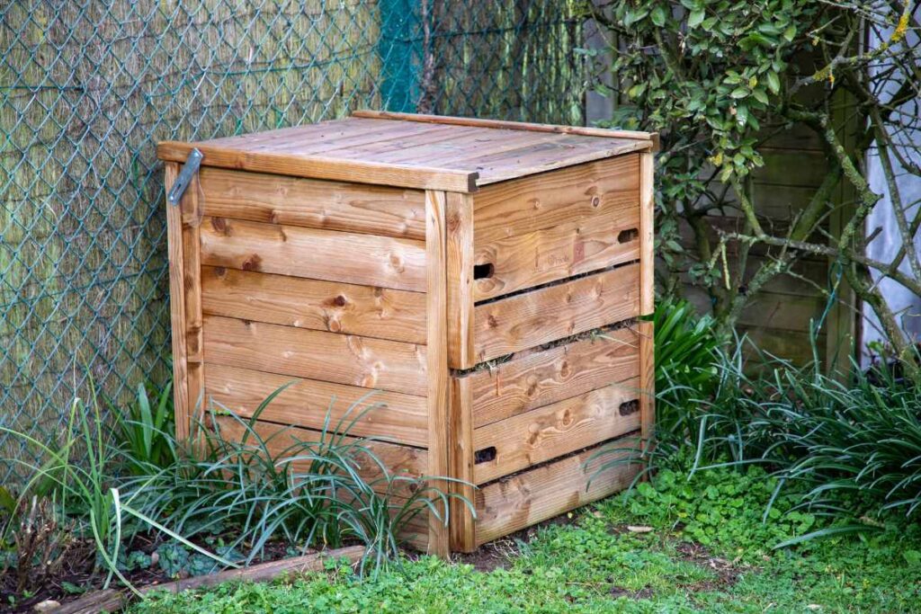 DIY Compost Bin: How to Build a Green Solution for Your Kitchen Waste